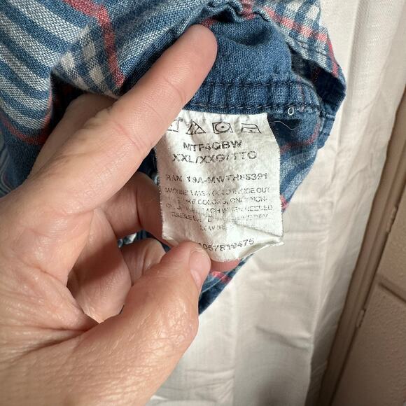 Wrangler Button Down Short Sleeve Denim Shirt - Vintage size: XXL - Picture 11 of 12